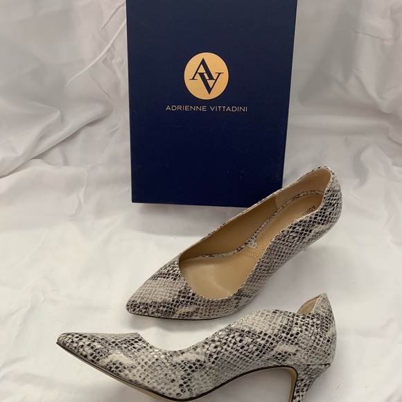 NIB Adrienne Vittadini Snake Print Heels - Picture 5 of 9